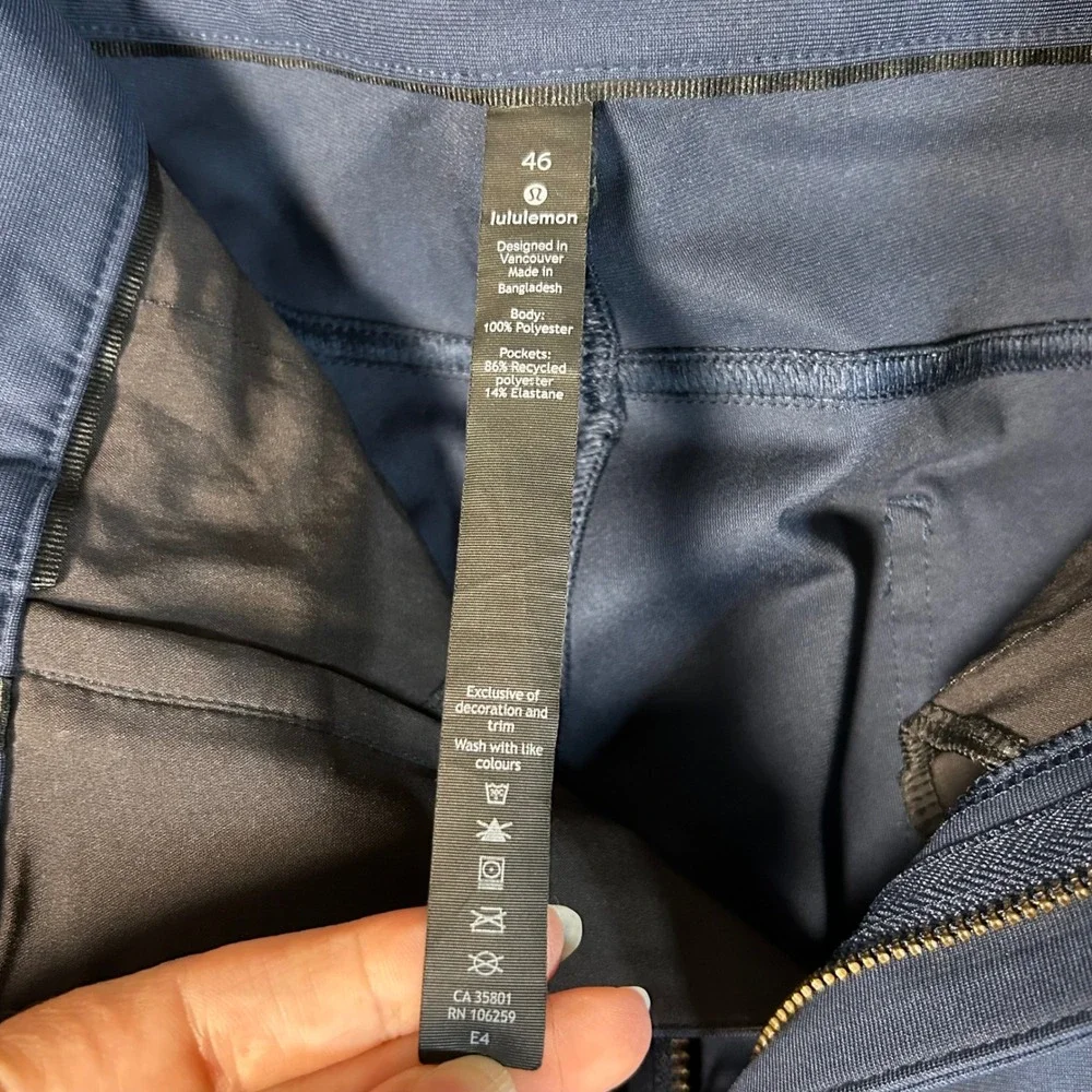 Lululemon Commission Pant Classic Mens 46x32 Navy Blue Warpstreme Trousers